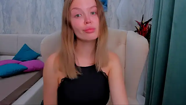 LaurennHill online show from September 2025 12:12:02 AM