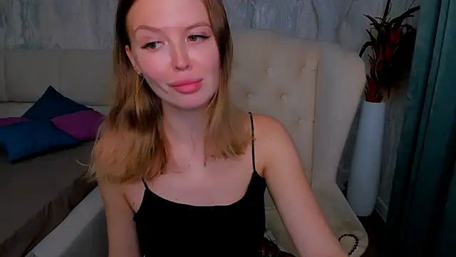 LaurennHill online show from September 2025 12:25:01 AM