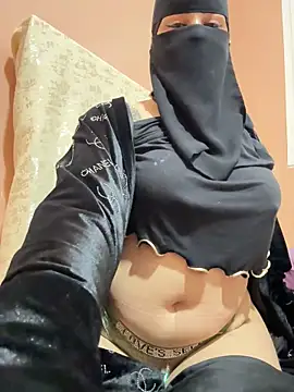  Laiali  online show from December 2025 02:47:02 PM