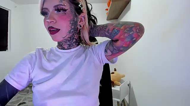 Snapshot of Nickidoll66- chatting on May 2026 05:10:02 PM Nickidoll66- online show from May 2026 05:10:02 PM