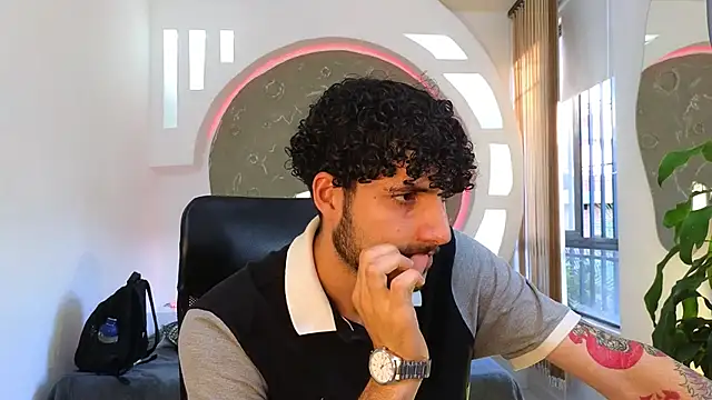 Snapshot of Rafael_Mendezz chatting on September 2025 10:09:01 PM Rafael Mendezz online show from September 2025 10:09:01 PM