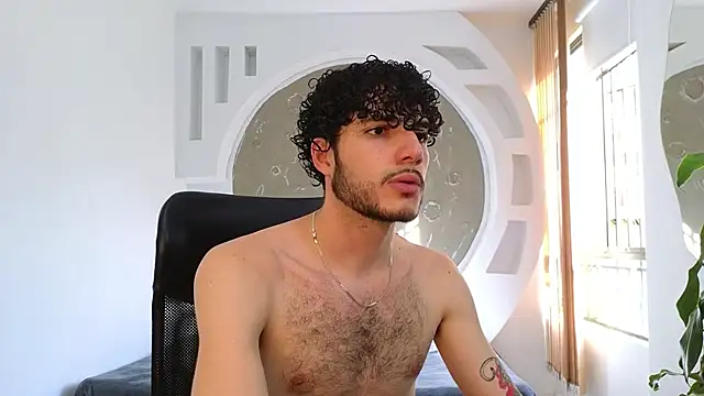 Snapshot of Rafael_Mendezz chatting on September 2025 08:52:01 PM Rafael Mendezz online show from September 2025 08:52:01 PM