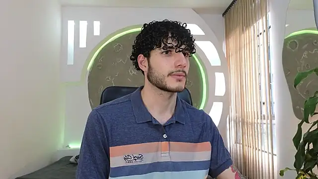 Snapshot of Rafael_Mendezz chatting on September 2025 08:53:01 PM Rafael Mendezz online show from September 2025 08:53:01 PM