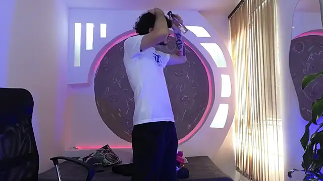 Snapshot of Rafael_Mendezz chatting on September 2025 09:05:01 PM Rafael Mendezz online show from September 2025 09:05:01 PM