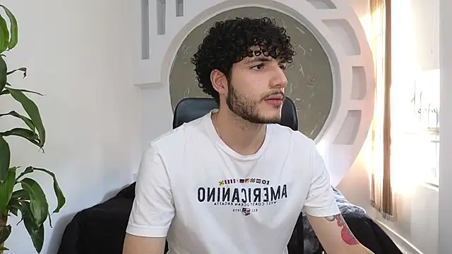 Snapshot of Rafael_Mendezz chatting on September 2025 09:18:01 PM Rafael Mendezz online show from September 2025 09:18:01 PM