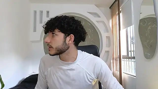 Snapshot of Rafael_Mendezz chatting on September 2025 08:23:01 PM Rafael Mendezz online show from September 2025 08:23:01 PM