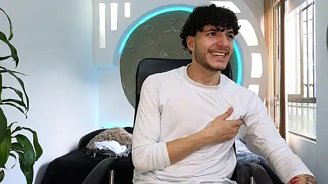 Snapshot of Rafael_Mendezz chatting on September 2025 08:47:01 PM Rafael Mendezz online show from September 2025 08:47:01 PM