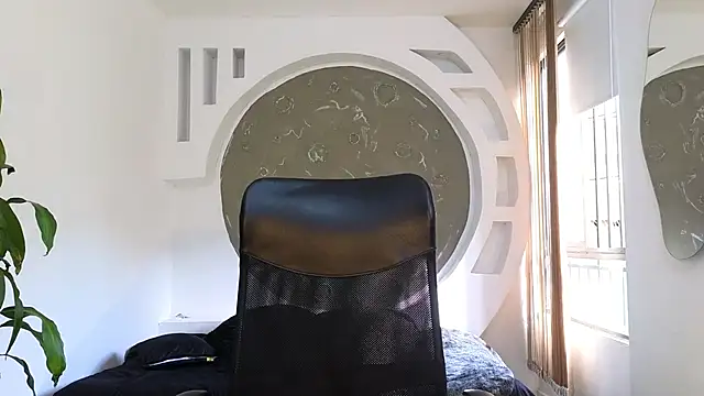 Snapshot of Rafael_Mendezz chatting on October 2025 08:28:02 PM Rafael Mendezz online show from October 2025 08:28:02 PM