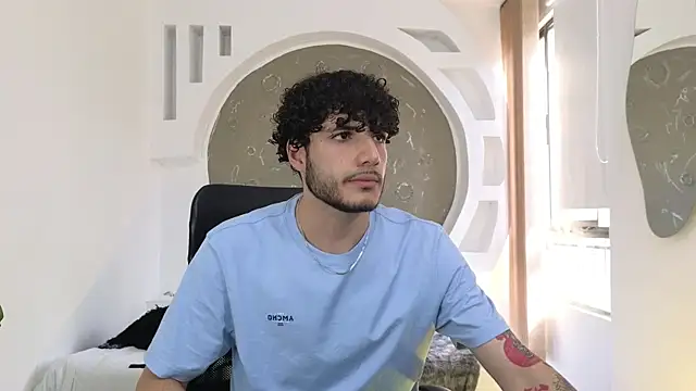 Snapshot of Rafael_Mendezz chatting on October 2025 08:21:02 PM Rafael Mendezz online show from October 2025 08:21:02 PM