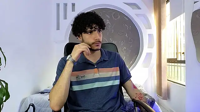 Snapshot of Rafael_Mendezz chatting on November 2025 08:32:01 PM Rafael Mendezz online show from November 2025 08:32:01 PM