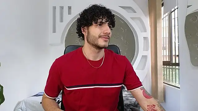 Snapshot of Rafael_Mendezz chatting on November 2025 08:33:02 PM Rafael Mendezz online show from November 2025 08:33:02 PM