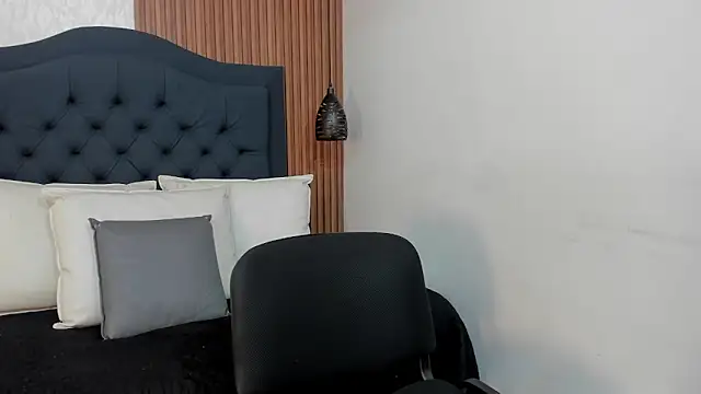 Hisoka 011 online show from April 2026 07:51:02 PM