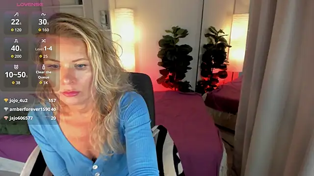 Snapshot of Julia_Giulia chatting on July 2026 02:05:17 AM Julia Giulia online show from July 2026 02:05:17 AM