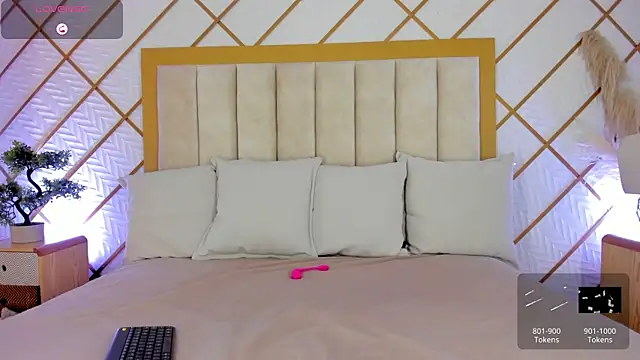 cocoamore online show from October 2025 11:44:02 AM