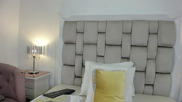 frehia dimou online show from July 2026 11:35:01 AM