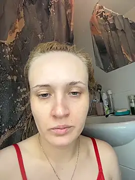 KiraBerht online show from November 2025 09:14:02 PM