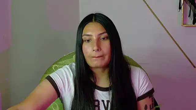 Snapshot of Linda_andrew chatting on February 2026 06:25:01 PM Linda andrew online show from February 2026 06:25:01 PM