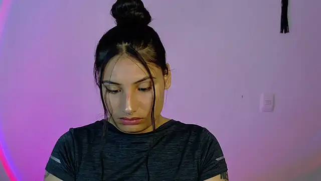 Snapshot of Linda_andrew chatting on March 2026 05:30:02 PM Linda andrew online show from March 2026 05:30:02 PM