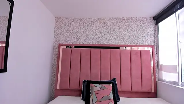 Snapshot of Hanna_Lee__ chatting on October 2025 07:05:02 PM Hanna Lee online show from October 2025 07:05:02 PM