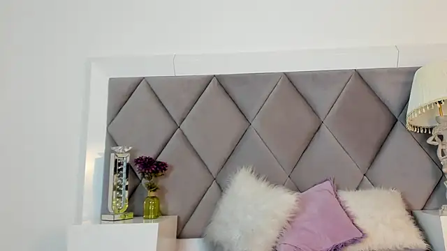 GiadaRizzo online show from November 2025 08:11:02 PM