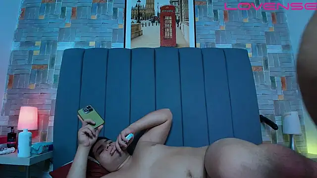 naomi campbel  online show from March 2026 02:45:02 AM