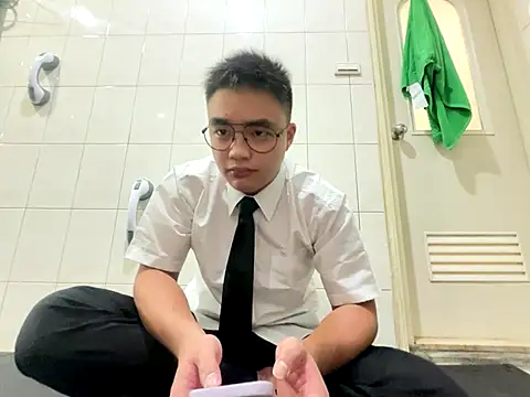 greenteazhang online show from November 2025 03:12:02 PM