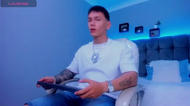 Thomas moon online show from November 2025 02:10:01 PM