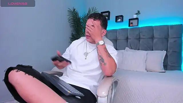 Thomas moon online show from February 2026 12:32:02 PM