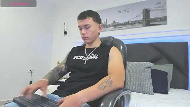 Thomas moon online show from February 2026 01:11:01 PM