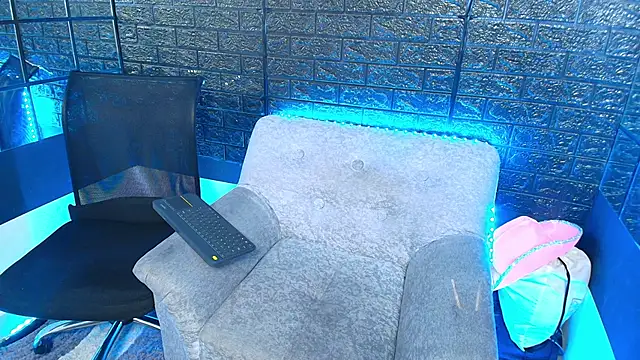 HellAndDante  online show from November 2025 10:42:01 PM