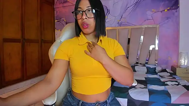 Elowen Clark online show from October 2025 08:21:02 PM