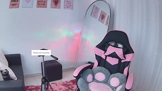 Snapshot of penelope_hearth08 chatting on November 2025 06:07:02 PM penelope hearth08 online show from November 2025 06:07:02 PM