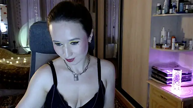 ClassyInna online show from December 2025 09:07:01 AM