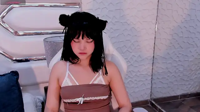 TatiLee online show from November 2025 06:50:01 PM