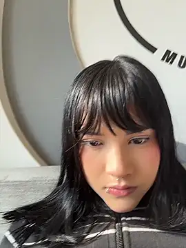 TatiLee online show from April 2026 01:27:02 PM