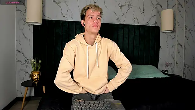 nicktorn online show from November 2025 12:07:01 PM