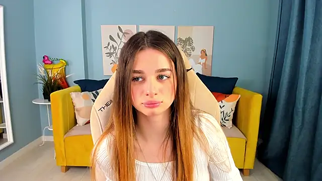 SweetyLicky online show from September 2025 04:30:01 PM