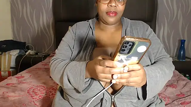 Snapshot of BoobsQueen46K chatting on July 2026 04:20:01 PM BoobsQueen46K online show from July 2026 04:20:01 PM