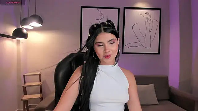 MiaLaurence online show from October 2025 07:21:01 PM