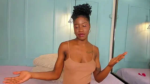 MichellePose online show from November 2025 12:37:02 PM