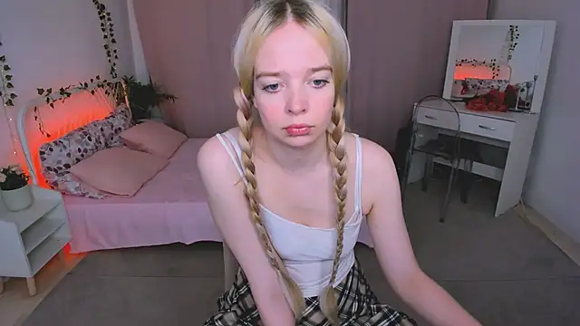BellaMontgomery online show from June 2026 10:26:01 PM