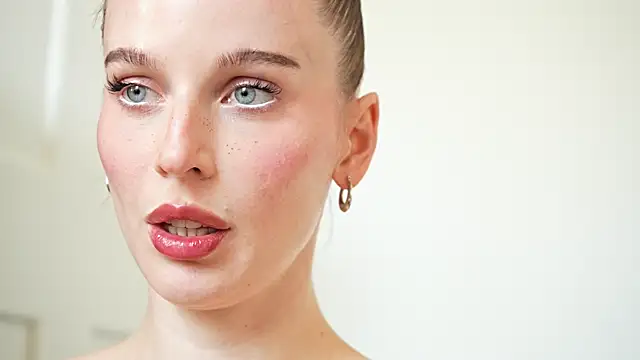 ellaa91 online show from October 2025 06:53:02 PM