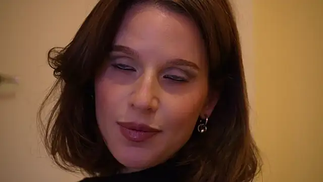 ellaa91 online show from June 2026 05:58:01 PM