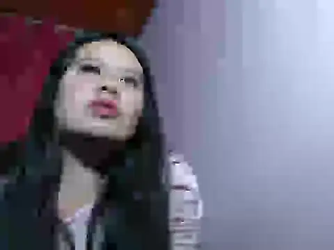 nina kisslove online show from October 2025 04:51:02 PM