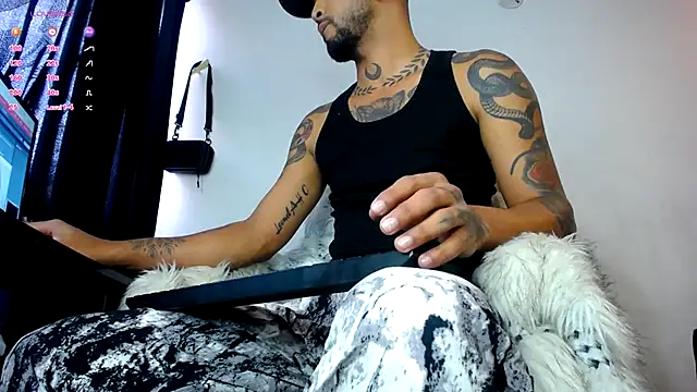 LickMyInk online show from October 2025 01:44:01 PM