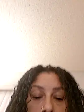 sweetnjuicyyy online show from October 2025 05:25:01 AM