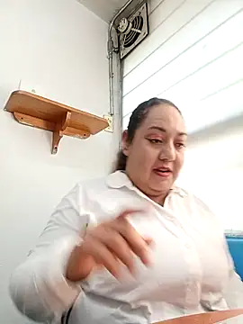 Caroomoom27 online show from December 2025 04:57:01 PM