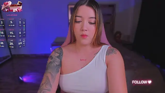 lunaarose online show from October 2025 04:20:02 AM