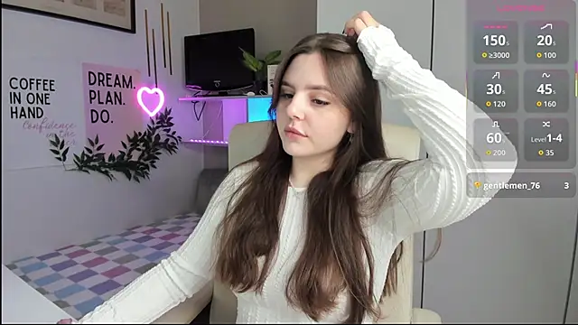 LiaWoow online show from October 2025 08:02:02 AM