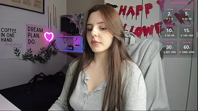 LiaWoow online show from November 2025 02:29:02 PM